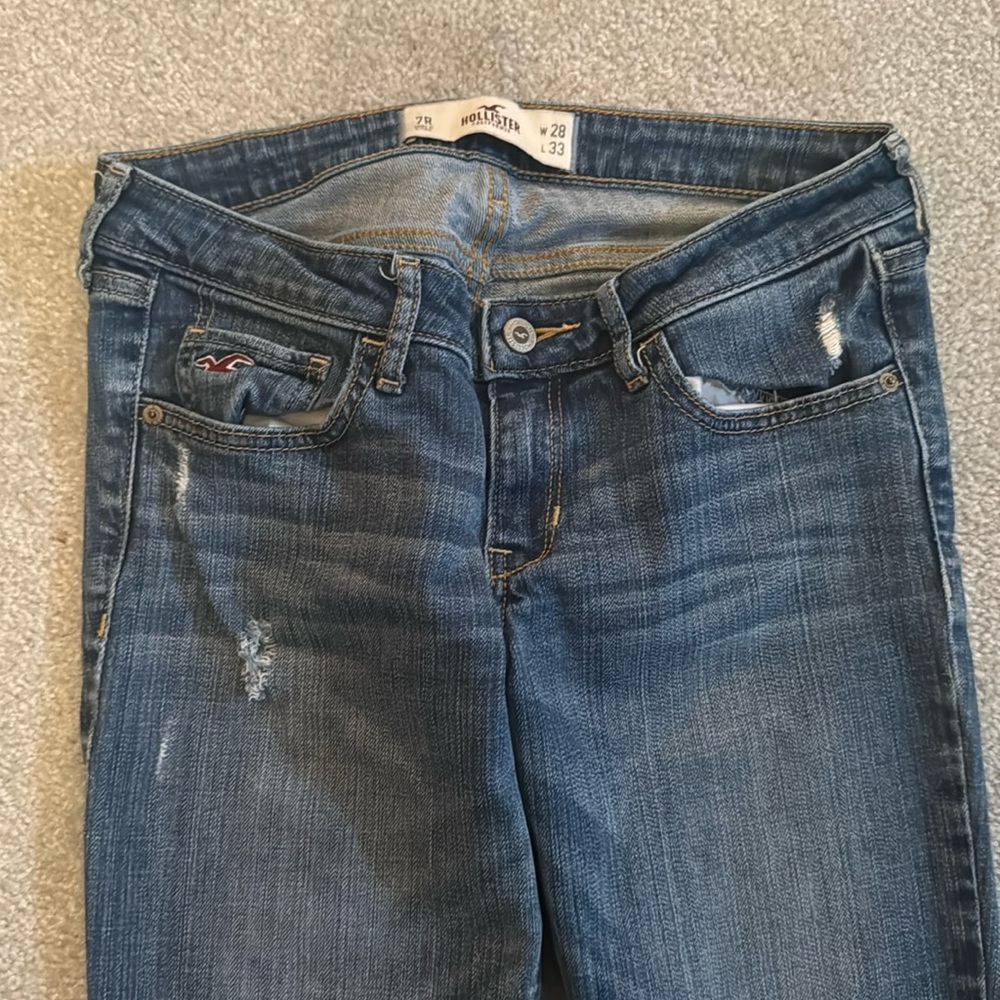 Hollister Boot Cut Jeans Juniors Size 7 Regular. W28. L33.